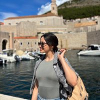 Elizabeth III (@_clauvmacias) 's Twitter Profile