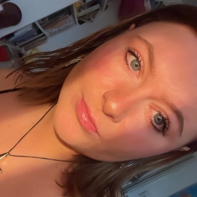 beth_staves's profile picture. follow me not ur dreams