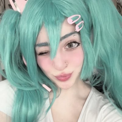 ashlynannalissa's profile picture. meow :3