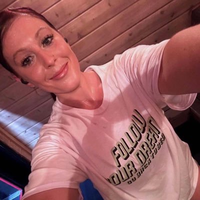 Lauramirabel273's profile picture. available 🥰 I’m just me my self 🥰