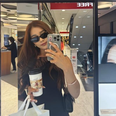 alparslanzeren's profile picture. Smile is the most important thing in life.