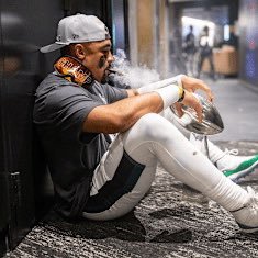 flyeaglesfly219's profile picture. 