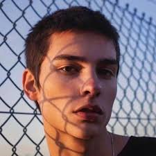 adngke31250's profile picture. 