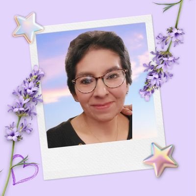 Simplemente mujer, pintando la realidad de un sueño extraño, tan extraño como tú