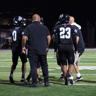 Athlete @CCGladiatorFB || 5’11 190lbs || Graduation Year 2026 || Bench : 225 lbs || Front Squat : 255 lbs || Clean: 185 lbs ||