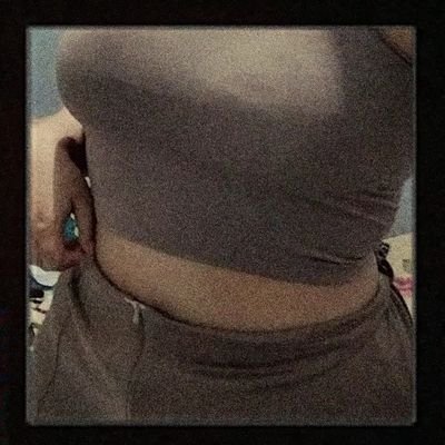 RedBean_wee's profile picture. Love tall man and your biceps