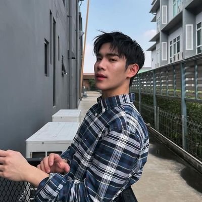 fakhrionroad's profile picture. 