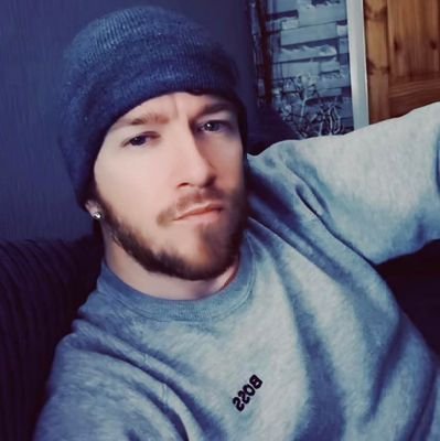Support Worker. Singer & Songwriter. Love Rock / Jazz / Country n Motown