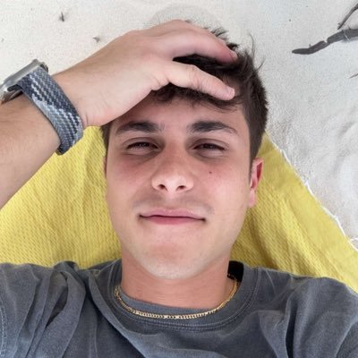Hey 👋🏽 Ich bin David, ich schreibe hier alles was mir grade durch den Kopf geht.