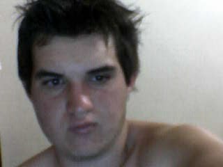 só conhecendo pra saber kkkk que tal sou ou kara simpático e legal tenho 18 aninhos adoro musica gauchaaaaa