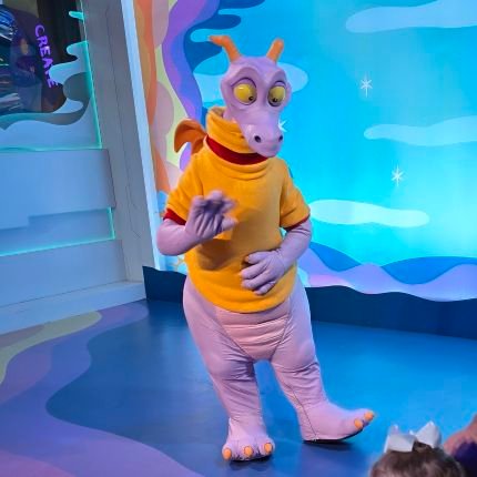 UNDsiouxma13's profile picture. UND Hockey, golf, fishing, hunting, stocks.