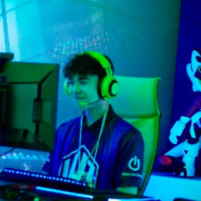 17 | 🇯🇵 x 🇺🇸 | lft | Business: @apollotalentmgt