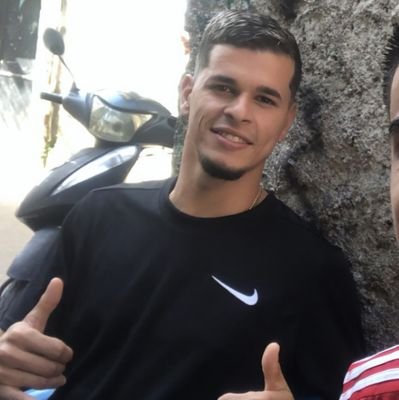 inabalável. apesar de tudo sempre vou viver sorrindo.
