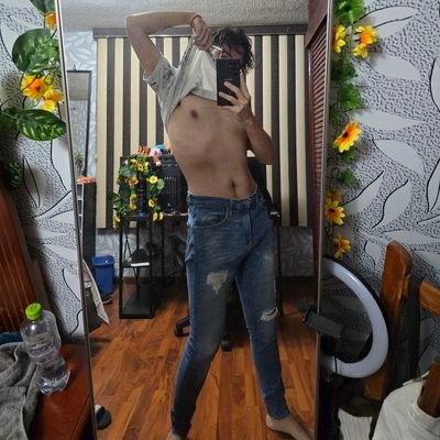 caliente y con ganas de coger
planeemos algo
sigamonos en insta
https://t.co/TD9sxFKFtU