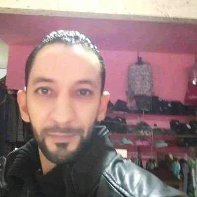 لـم يؤلـمني التـقدم بالعـمر لأنـه محـتم بـقدرمـا آلمتنـي أمنـيات شـابت بداخـلي لقد شـاخ قلبـ قبل عمر نمضي فـي الحـياة ولا نعـرف أيـن نحـــن ذاهـبون نهــرب مـــ