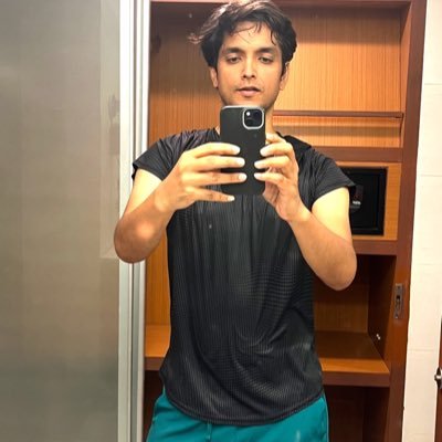 Slainsage's profile picture. नैनं छिन्दन्ति शस्त्राणि नैनं दहति पावकः । न चैनं क्लेदयन्त्यापो न शोषयति मारुतः ॥