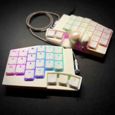 フリーランスのひよっこエンジニア🐣 自作キーボードやプログラミング、資産形成が好き🫶 愛機はroBa⌨️ メインはPHP🐘 Nextとかフロント周りのフレームワークも強化したい💁 エンジニアの人と繋がりたい🤝 Keyball・roBaの組み立て代行やケースなども販売してます🧰