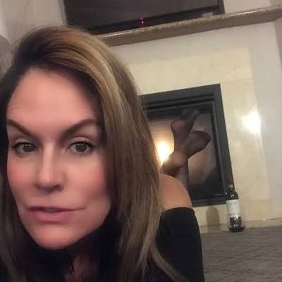 I am looking for a submissive slave or sissy to be trained and owned by me into the bdsm lifestyle