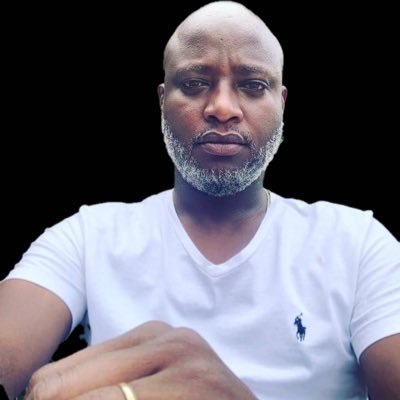 | Social Media Networks | Apple Gadget Freak | Comm & Tech Enthusiast | Big Time Lounger | Hazel | RT's not endorsements | The Unit | Arsenal | Lugbarati