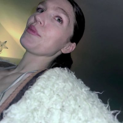 larajoyevans's profile picture. 