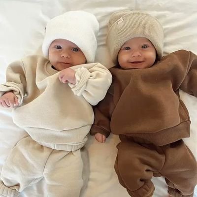 Salem_Salmaan's profile picture. ‏عندما لا ترى إلا الجزء السيء مني فأنا 
غالباً ابين لك ما يناسبك فقط.