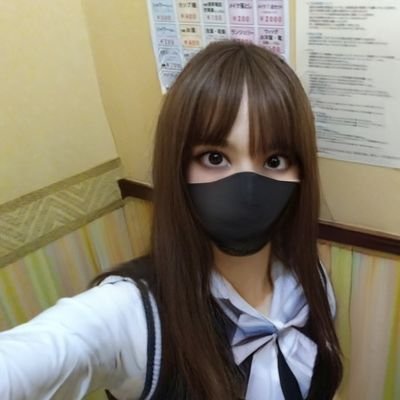 永遠に17歳🤭
地毛ロングのJK女装✨
平日に休みを取った時に活動してます
下校時間(15〜16時)には帰ります
女装やNH、女性のフォロー歓迎です💕
加工してます 基本的にカマレズ