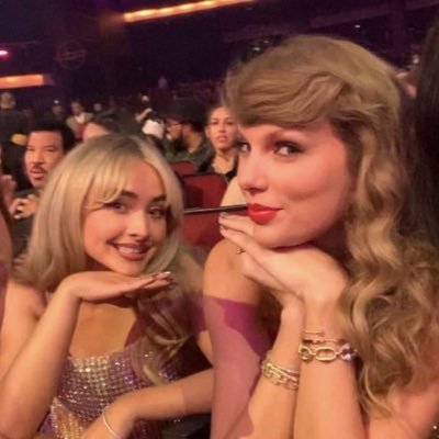 YeahImLhayne's profile picture. 