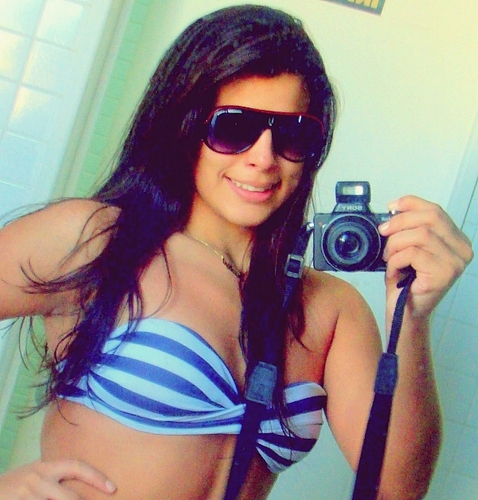 Senhor , proteja-me de todo mal , de todas as pessoas de má fé , e que toda energia negativa que chegue até a mim se transforme em amor (: !