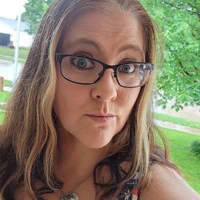 Flowergrl71's profile picture. 