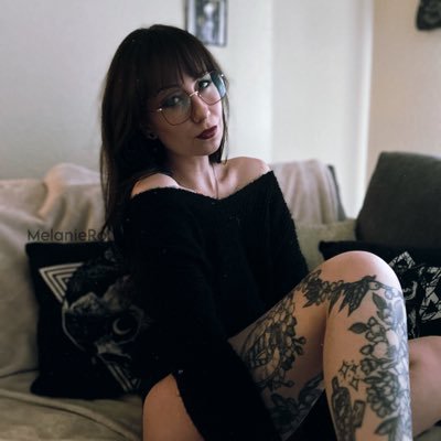 Your favorite ‘mildly goth librarian’ & MyFreeCams girl