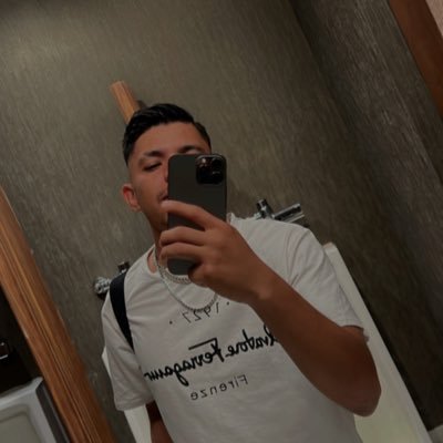 Lunadi19's profile picture. 