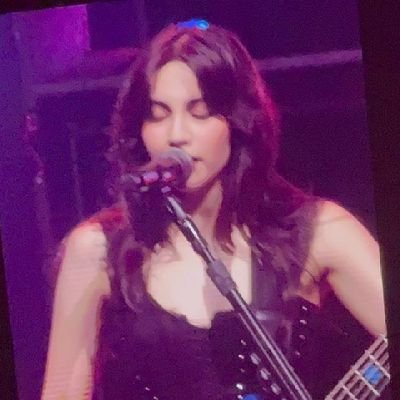 @thewarningband2 ⋆
Si tengo a The Warning no me falta nada
ig: @axiercg28