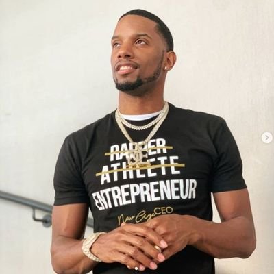 Jesus Is King 🙏🏾🙌🏽
Wifey @lejia.henry 😍
Youtuber 🎬 | Trader 📈 | Investor💰