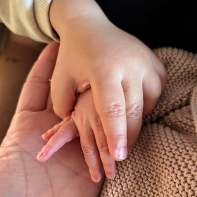 lorenalopezr6's profile picture. Mare de dos pollets🐥🐥, fan incondicional de la meva germana @ainhoalopezr8 🏀🫰🏻, aportant el meu granet de sorra a @fundesplai 💚