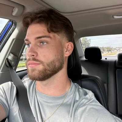 logan_oubre's profile picture. AZ Cards
