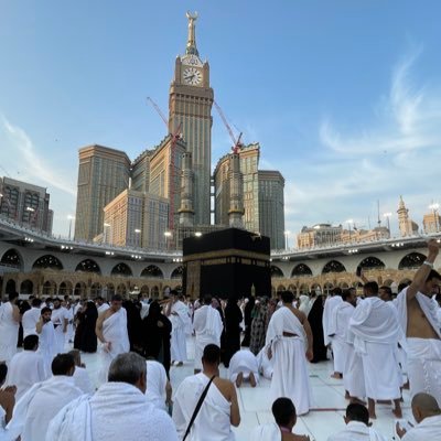 معي تعرف كل جديد بعالم الذكاء الاصطناعي والتقنيات الناشئة ومستقبل الابتكار الرقمي وبجاوب على جميع أسئلتك.