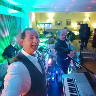 Owner of ARB Signs - Signage, Print & Design.
sales@arbsigns.com
Also keyboard and vocals with Jailhouse. Man Utd & F1 fan