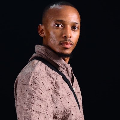 Former lots of smallernyana things. Entrepreneur in plant hire, small mining, logistics and furniture removals. Father. Christian. Hiker. Golfer. DA Member.