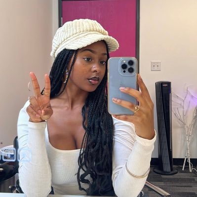 Jessic_a234's profile picture. Self taught artist 🎨🎭