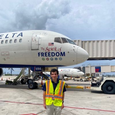 TheVatsimflyer's profile picture. CWU Aviation ‘24 
QX GEG
Swiftie