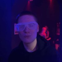 Cal (@weecal_) 's Twitter Profile