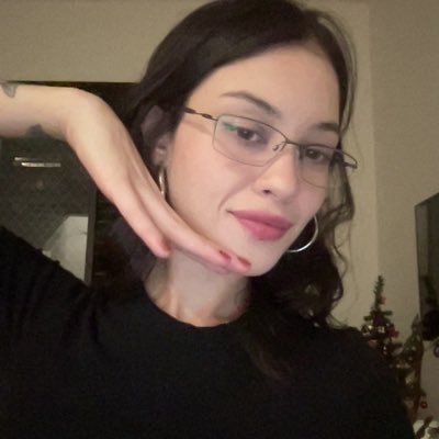 LuizaTomazzz's profile picture. cu