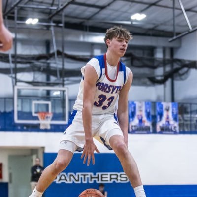 6’4 190 shooting guard 2x all conference 2x all district/ play for dc kings Missouri aau/ avg 17 and 10 sophomore and 20 and 10 junior year
