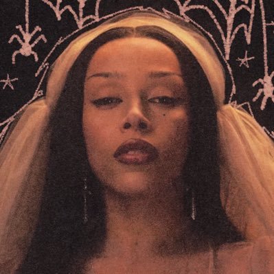 Seu melhor acervo de memes, videos e estáticos sobre Doja Cat! 🕷