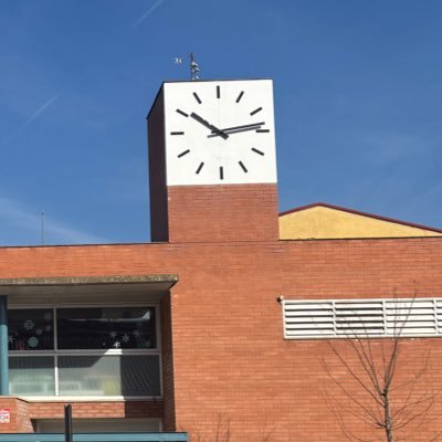 Escola pública ubicada al barri de Pardinyes de Lleida 🏫 Comunitat d’Aprenentatge ☁️