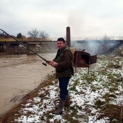 Dunavski ribolovac glavom i bradom 😁
Prodaja ribe na kilogram