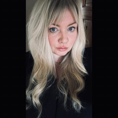 👩🏼⚖️🎓⚖️Law🤓, pug🐶, reading, travelling, chocolate, photography, DrMartens, strong coffee, a good cuppa ☕️ and cookies