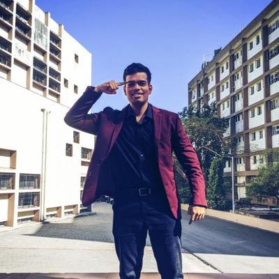 vedant_sarnobat's profile picture. @OracleFS | Dev. Privacy. FOSS. And a little football joy 🔴⚪⚫