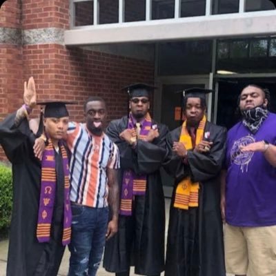 (Football Coach) ΩΨΦ 2Dawg⚡️🐶 ICC Alumni #JucoProduct RemainHumble 🙌🏾 TN✈️KS✈️WV✈️TN ✈️LA 02/10/2017 & 01/4/2019👼🏽