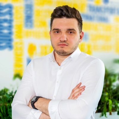 justpixelro's profile picture. Product Designer, Figma UX, Justpixel
